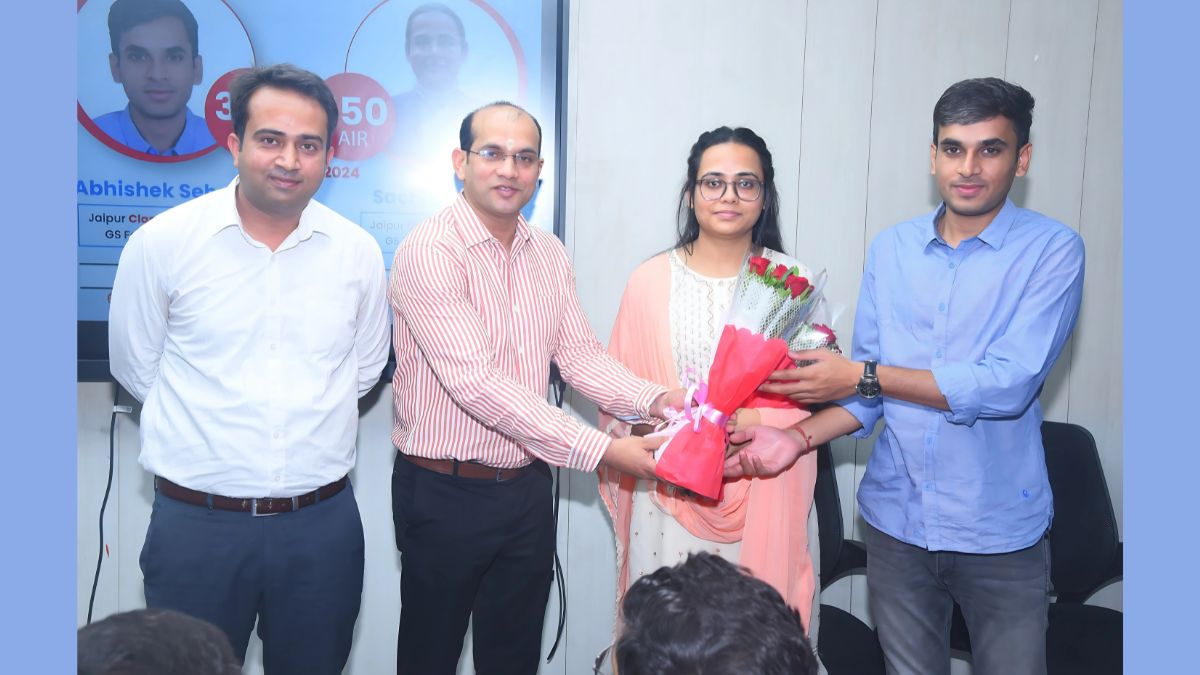 आईएएस टॉपर अभिषेक सेहरा और सचि शर्मा ने विद्यार्थियों को सिखाए सफलता के गुर 1 IAS toppers Abhishek Sehra and Sachi Sharma, IAS toppers Sachi Sharma, IAS toppers Abhishek Sehra, IAS toppers 2025, Vision IAS, Vision IAS India, Vision IAS Rajasthan, Vision IAS Jaipur, Vision IAS Delhi,