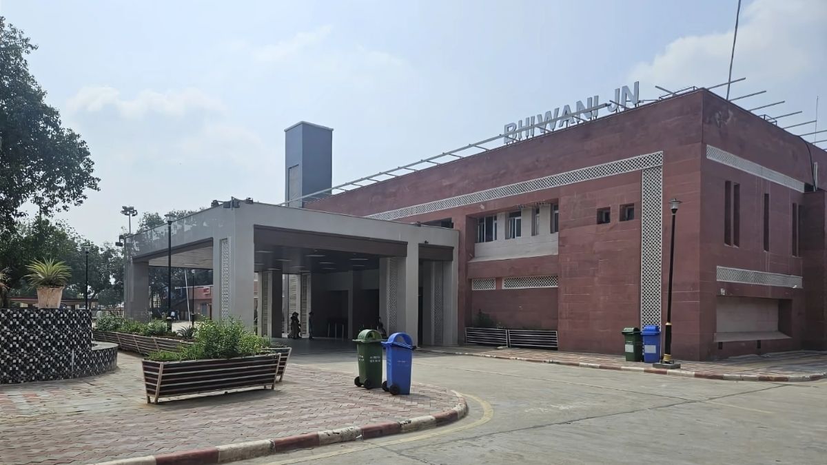 अमृत भारत स्टेशन योजना में भिवानी स्टेशन पर हेरिटेज लुक के साथ यात्रियों को जल्द मिलेंगी सुविधाए 2 Bhiwani station, Amrit Bharat Station Scheme, heritage look, heritage look at Bhiwani station ,