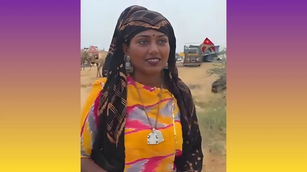 पुष्कर मेले में दिखी नई ‘मोनालिसा’, नागिन जैसी आंखों से जीता दिल 4 Copy of Copy of Copy of Copy of Black Yellow Youtube Thumbnail 7