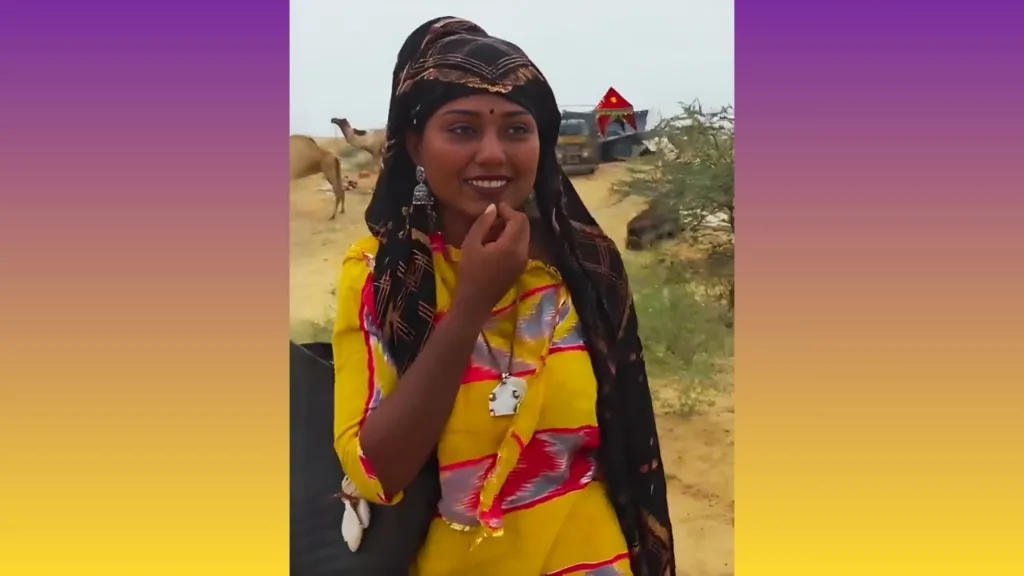 पुष्कर मेले में दिखी नई ‘मोनालिसा’, नागिन जैसी आंखों से जीता दिल 3 Copy of Copy of Copy of Copy of Black Yellow Youtube Thumbnail 8