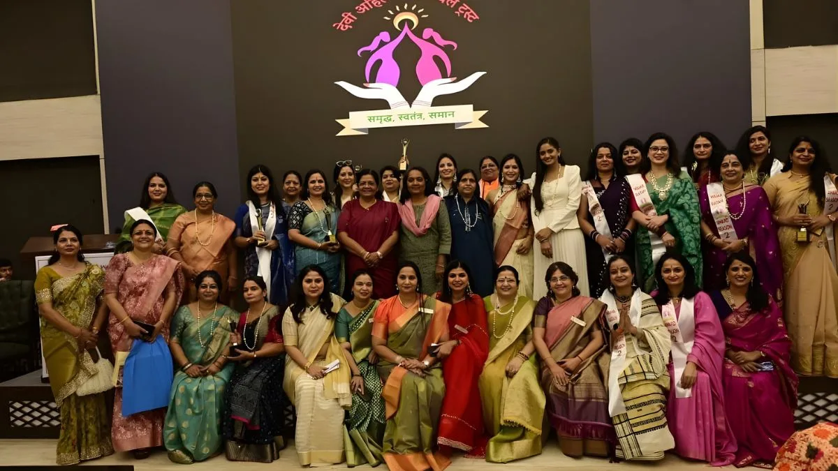 Vama Ratna Award 2025, Manisha Sharma Praveen Sharma, Bikaner News, Delhi Constitution Club Event, Devi Ahilya Charitable Trust, Nari Shakti Samman, Women Empowerment India, Manju Sharma Bansuri Swaraj,