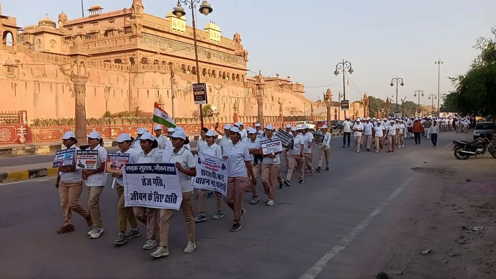 वंदे मातरम@150: प्रभात फेरी के साथ बीकानेर में कार्यक्रमों की शुरुआत, देशभक्ति के रंग में डूबा शहर 🇮🇳 4 vande mataram 150 bikaner prabhat pheri 2025 1