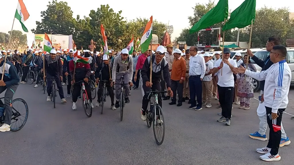 वंदे मातरम@150: प्रभात फेरी के साथ बीकानेर में कार्यक्रमों की शुरुआत, देशभक्ति के रंग में डूबा शहर 🇮🇳 3 vande mataram 150 bikaner prabhat pheri 2025 3